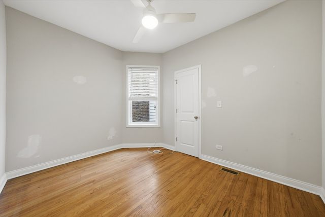 5039 W Cullom Avenue 2, Chicago, IL 60641