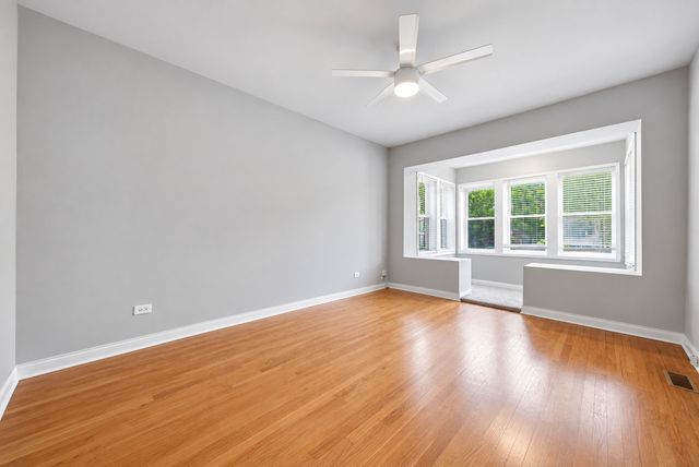 5039 W Cullom Avenue 2, Chicago, IL 60641