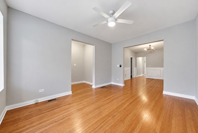 5039 W Cullom Avenue 2, Chicago, IL 60641