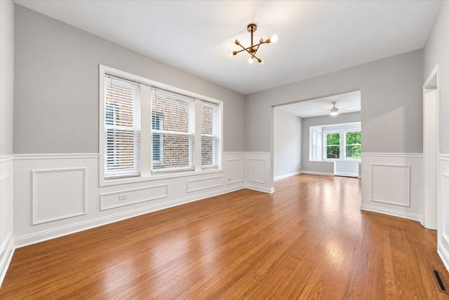5039 W Cullom Avenue 2, Chicago, IL 60641