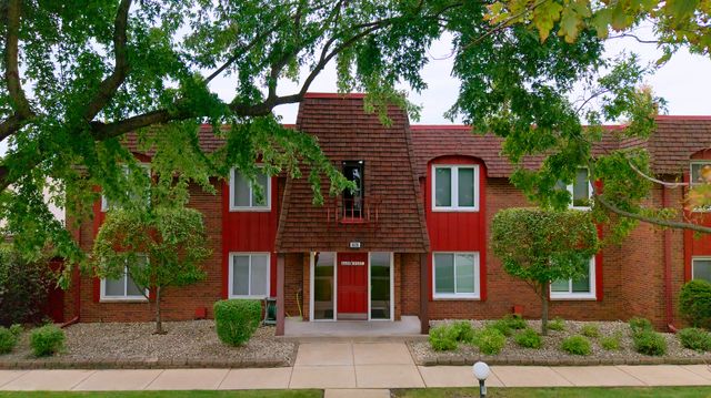 8620 W 95th Street 1A2, Hickory Hills, IL 60457