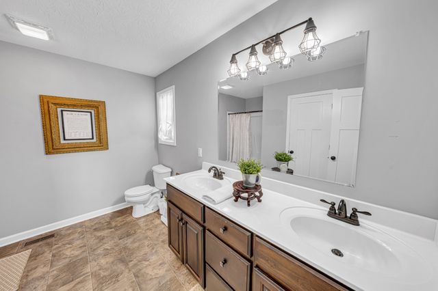 1288 Mount Olive Rd, Westmoreland, TN 37186