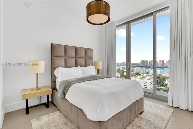 17975 Collins Ave N-1902, Sunny Isles Beach, FL 33160