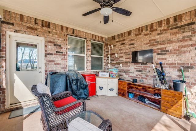 9 S Highland Drive, Sanger, TX 76266
