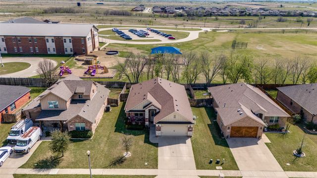 9 S Highland Drive, Sanger, TX 76266