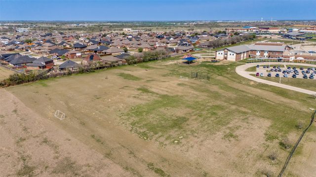 9 S Highland Drive, Sanger, TX 76266
