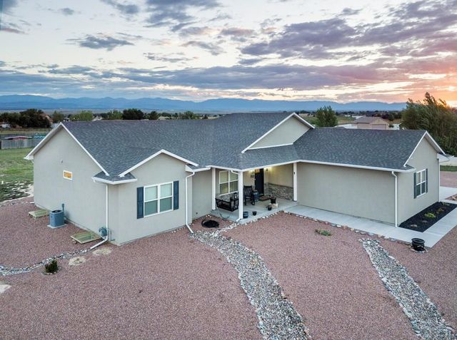 712 W McCulloch Blvd W, Pueblo West, CO 81007