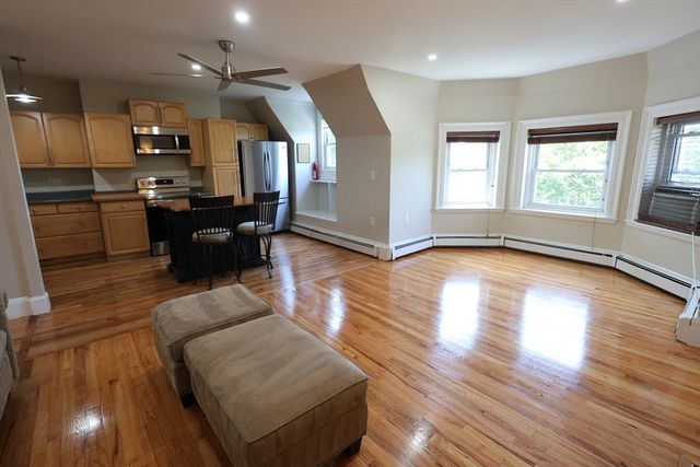 318 Tappan St. 3, Brookline, MA 02445