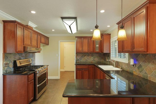 5501 Claremont Ave, Stockton, CA 95207