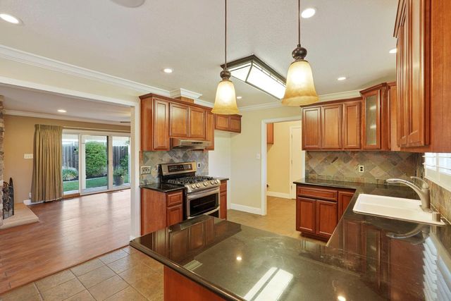 5501 Claremont Ave, Stockton, CA 95207