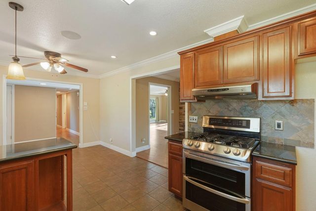 5501 Claremont Ave, Stockton, CA 95207