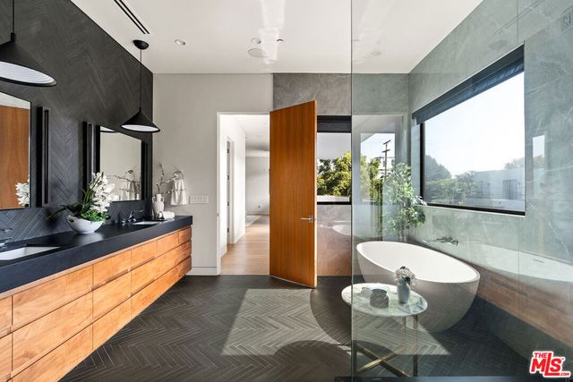 14812 Morrison Street, Sherman Oaks, CA 91403