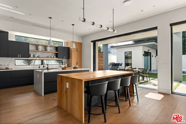 14812 Morrison Street, Sherman Oaks, CA 91403