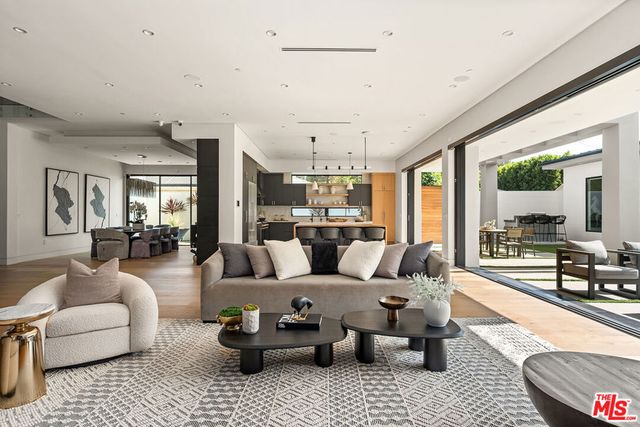 14812 Morrison Street, Sherman Oaks, CA 91403