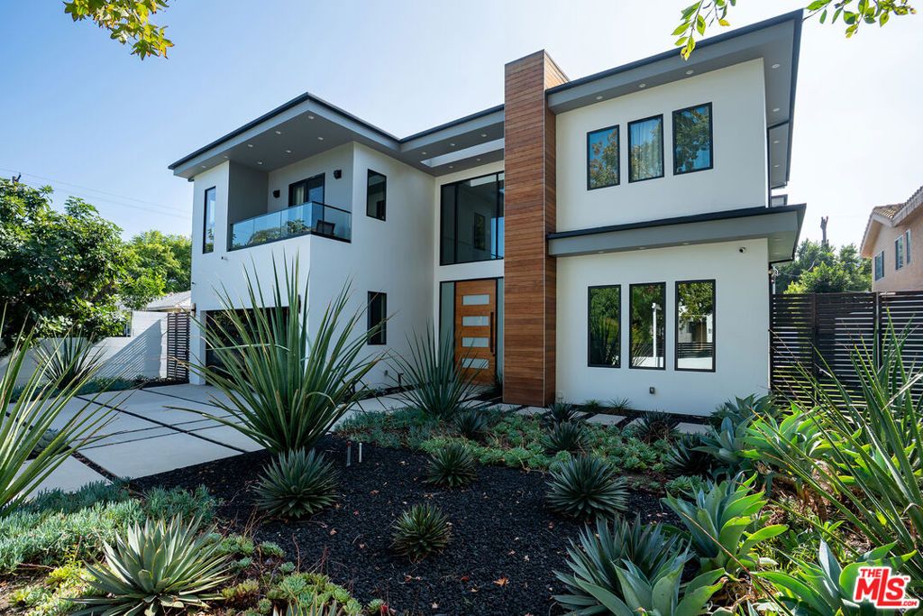 14812 Morrison Street, Sherman Oaks, CA 91403