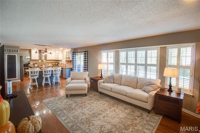 101 Sunnybrooke, Troy, IL 62294