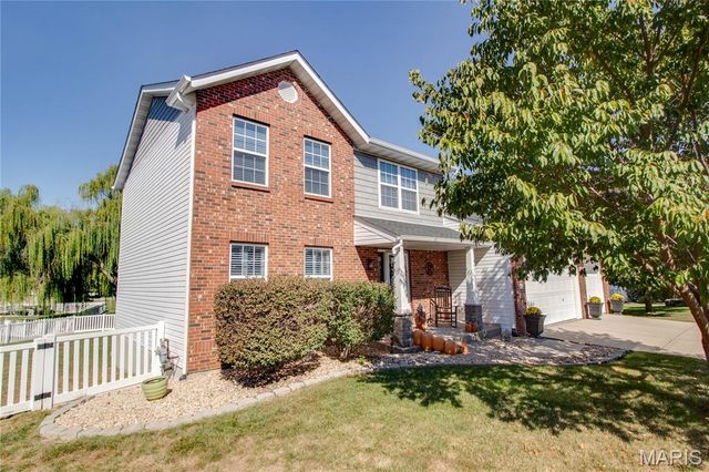 101 Sunnybrooke, Troy, IL 62294