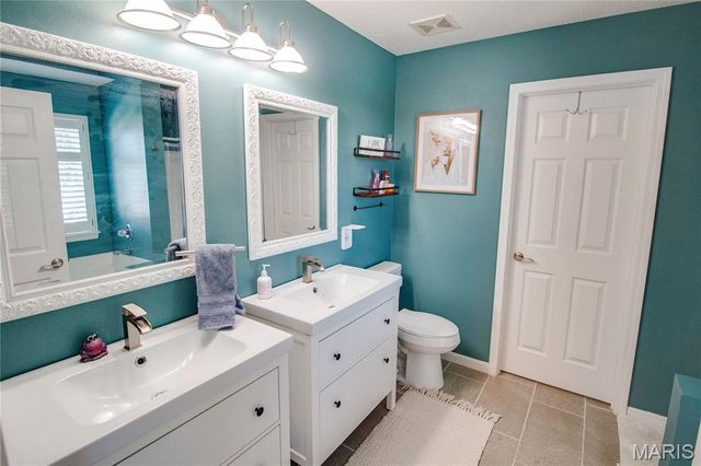 101 Sunnybrooke, Troy, IL 62294