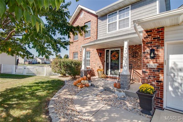 101 Sunnybrooke, Troy, IL 62294