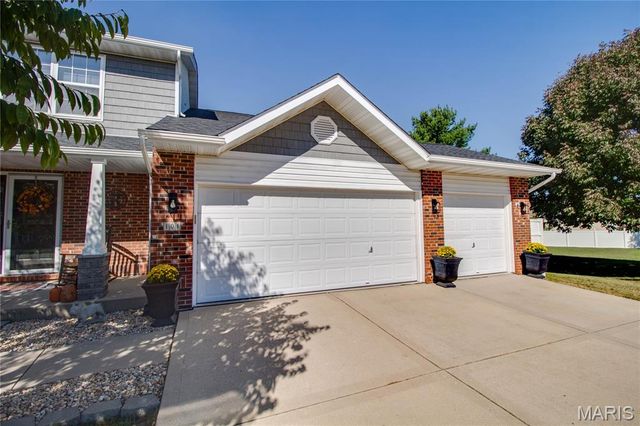 101 Sunnybrooke, Troy, IL 62294