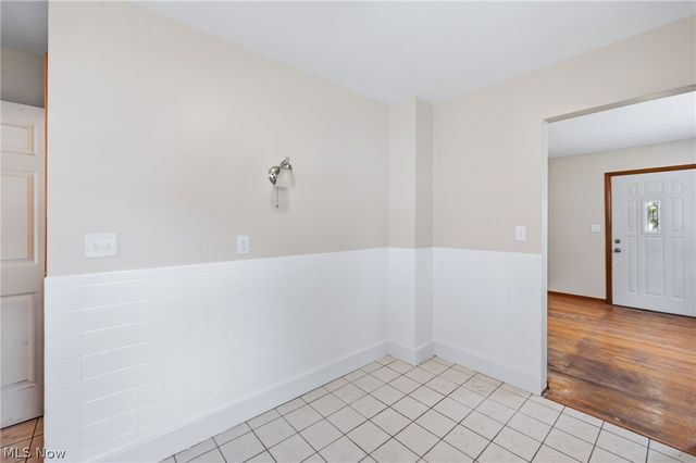 682 Burdie Drive, Hubbard, OH 44425