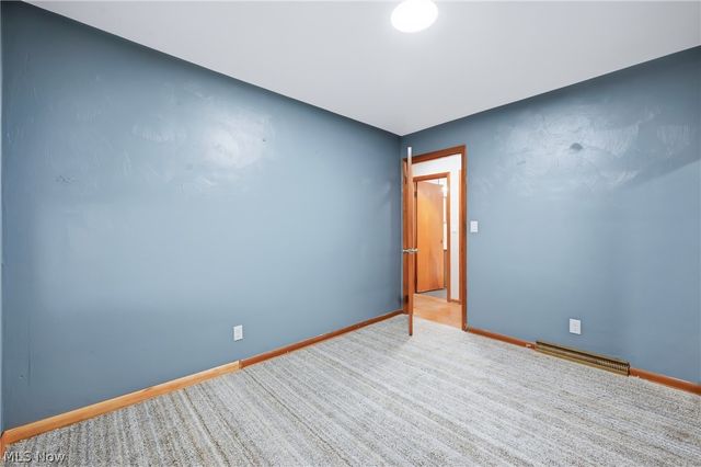 682 Burdie Drive, Hubbard, OH 44425