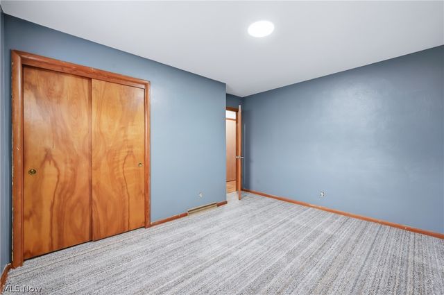 682 Burdie Drive, Hubbard, OH 44425