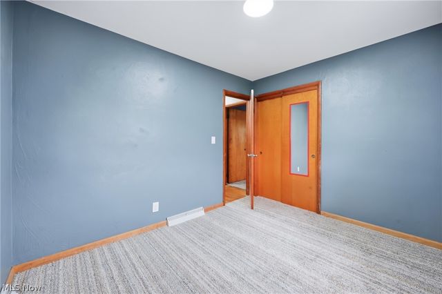 682 Burdie Drive, Hubbard, OH 44425