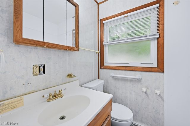 682 Burdie Drive, Hubbard, OH 44425