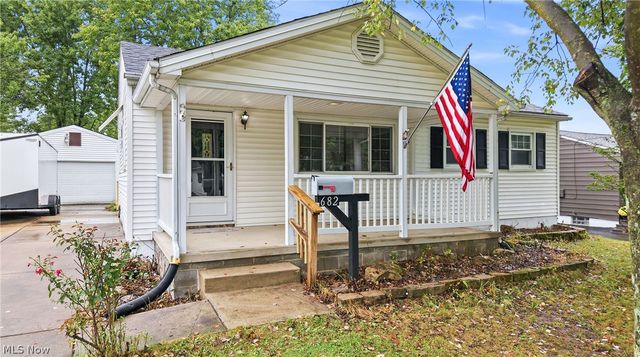 682 Burdie Drive, Hubbard, OH 44425