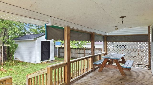 682 Burdie Drive, Hubbard, OH 44425
