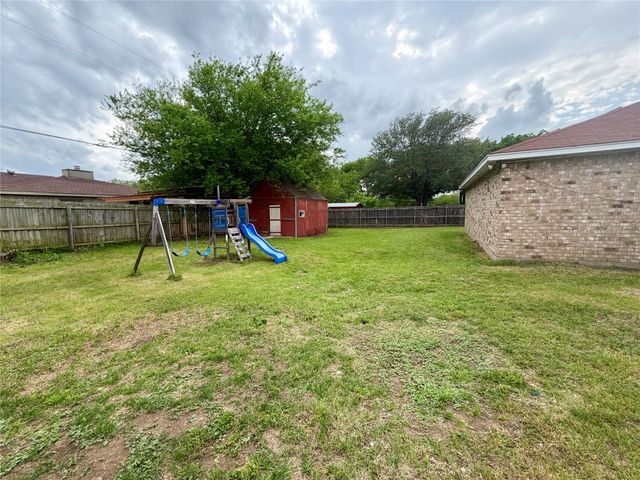422 Jellison Boulevard, Duncanville, TX 75116