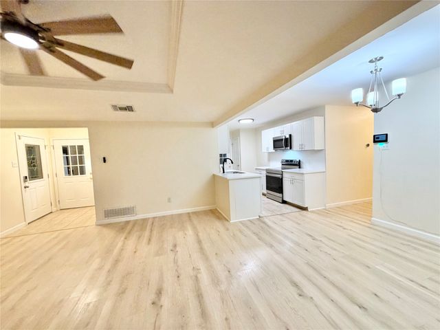 422 Jellison Boulevard, Duncanville, TX 75116