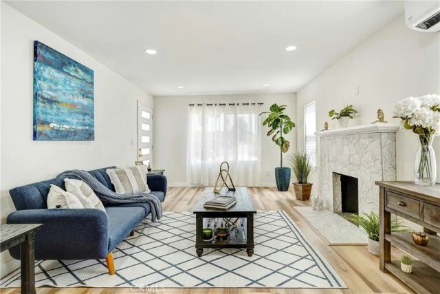 5939 5th, Los Angeles, CA 90043