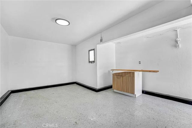 5939 5th, Los Angeles, CA 90043