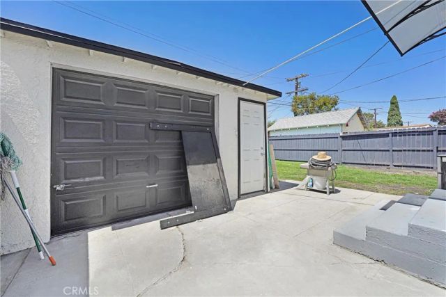 5939 5th, Los Angeles, CA 90043