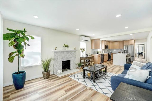 5939 5th, Los Angeles, CA 90043