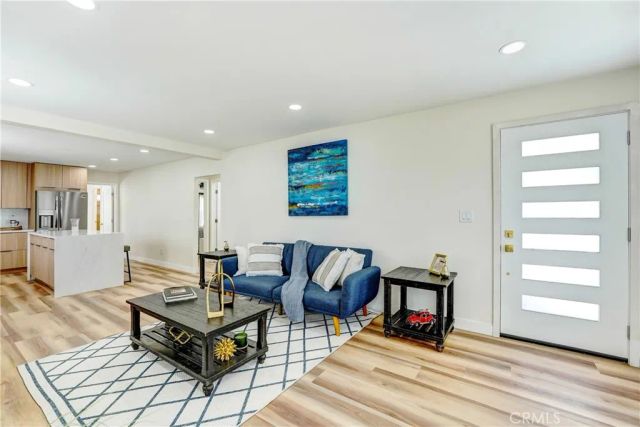 5939 5th, Los Angeles, CA 90043