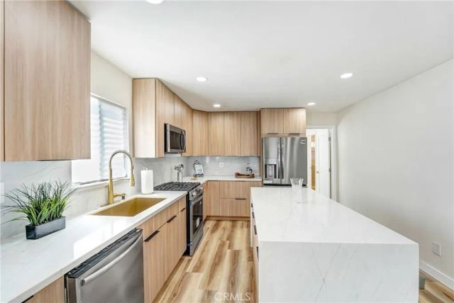 5939 5th, Los Angeles, CA 90043