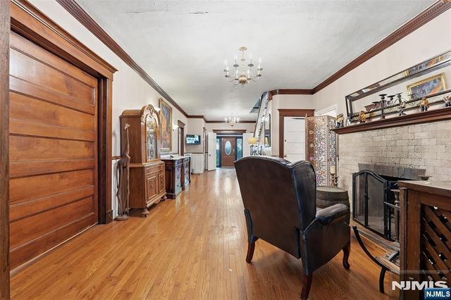 210 Leonia Avenue, Leonia, NJ 07605