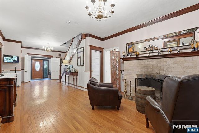210 Leonia Avenue, Leonia, NJ 07605