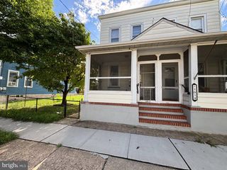 1012 W 4TH ST W, Florence, NJ 08518