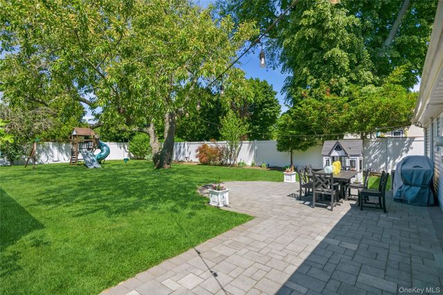 51 Fox Boulevard, Massapequa, NY 11758