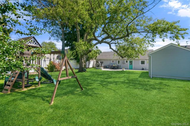 51 Fox Boulevard, Massapequa, NY 11758
