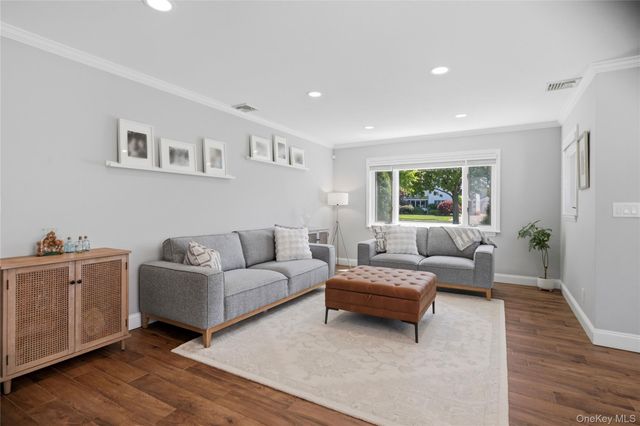 51 Fox Boulevard, Massapequa, NY 11758