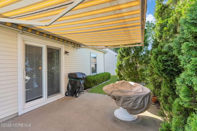 67 S Baker Drive, Jackson, NJ 08527