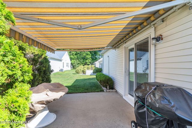 67 S Baker Drive, Jackson, NJ 08527