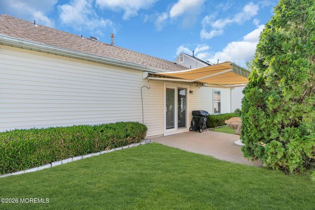 67 S Baker Drive, Jackson, NJ 08527