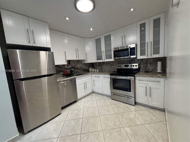 8120 SW 24th Street 314, North Lauderdale, FL 33068