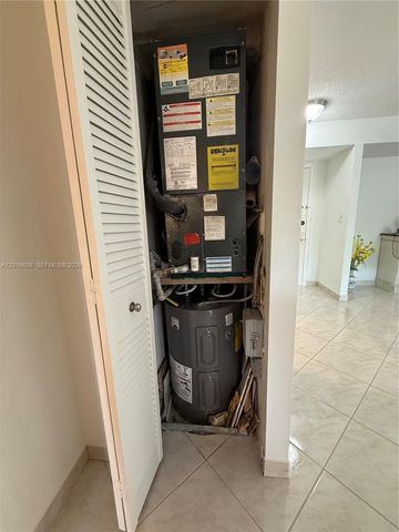 8120 SW 24th Street 314, North Lauderdale, FL 33068